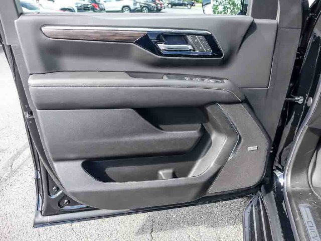 New 2027 Chevrolet Tahoe Premier w/ Sun And Tow Package AWD/4WD image 13