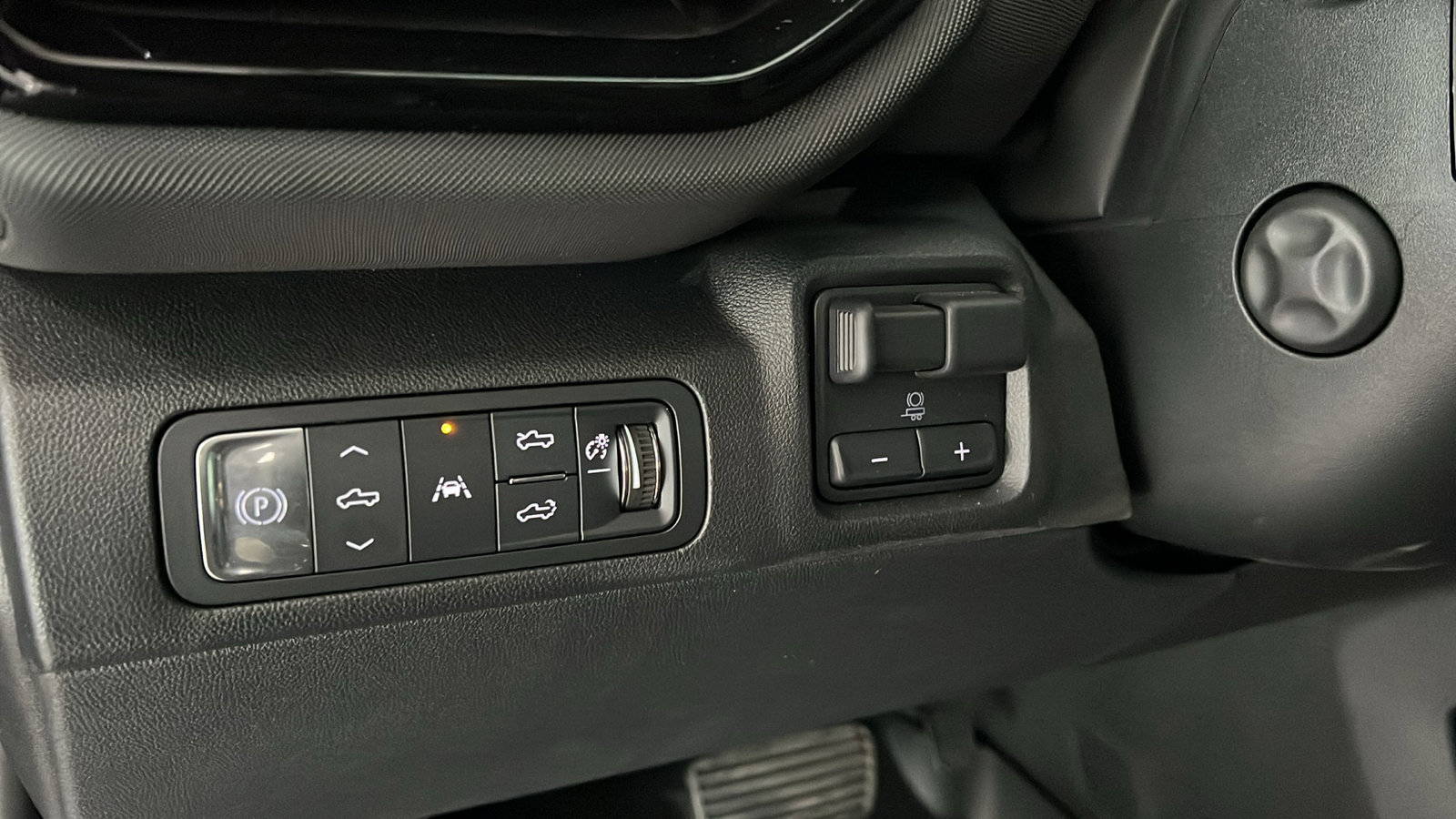 New 2024 Chevrolet Silverado EV RST image 23