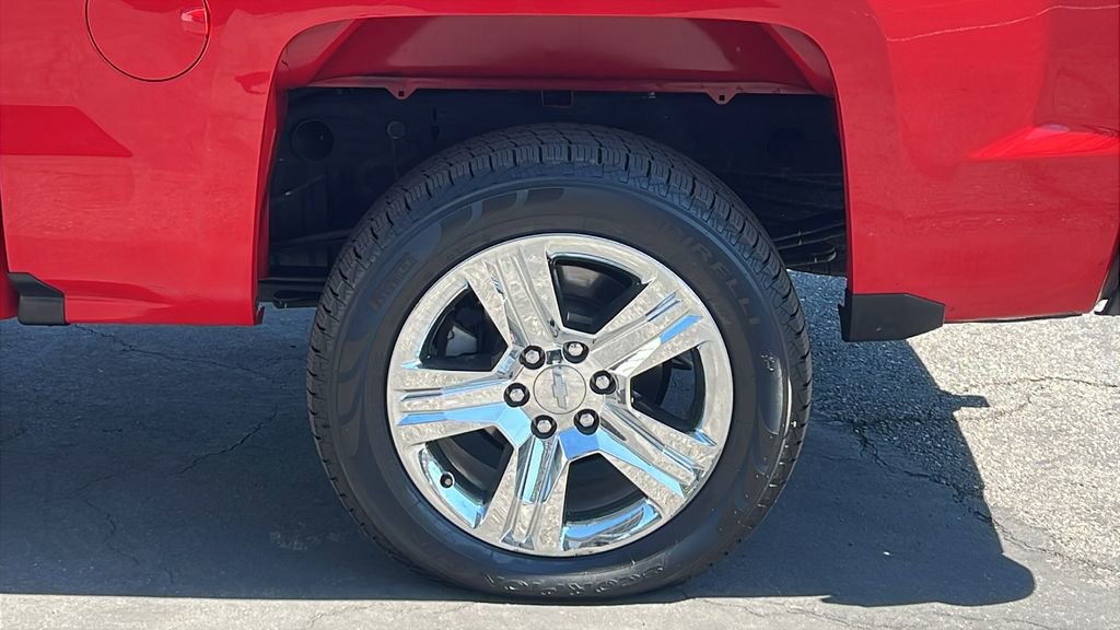 Used 2018 Chevrolet Silverado 1500 Custom w/ Custom Value Package RWD image 9