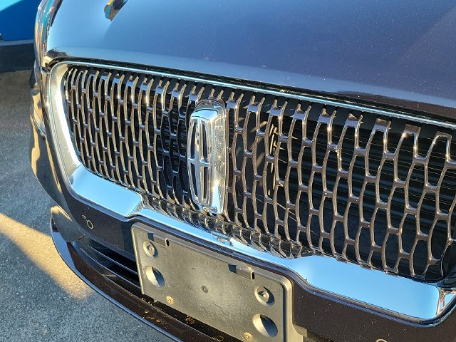 Used 2021 Lincoln Corsair Reserve w/ Equipment Group 201A FWD image 4
