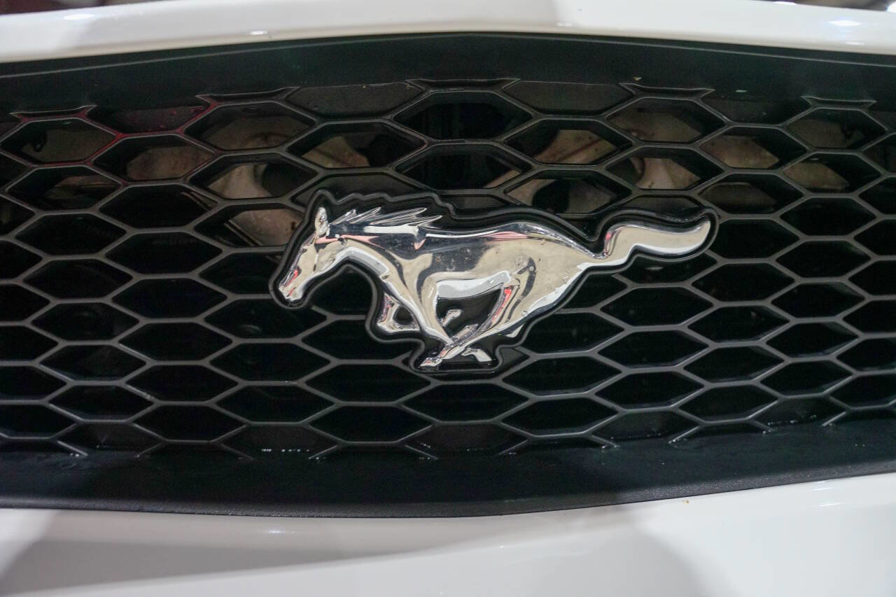 Used 2005 Ford Mustang Premium image 33