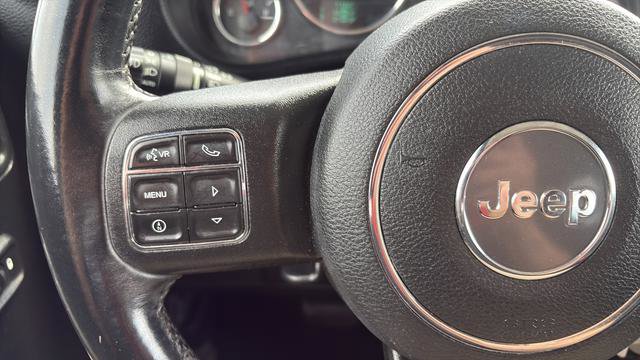 Used 2017 Jeep Wrangler Unlimited Sahara w/ Connectivity Group AWD/4WD image 9