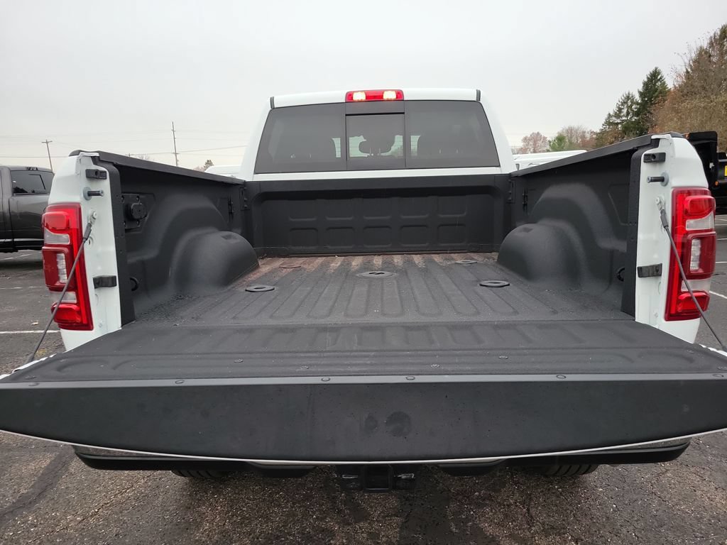 New 2024 RAM 2500 Tradesman w/ Safety Group AWD/4WD image 8