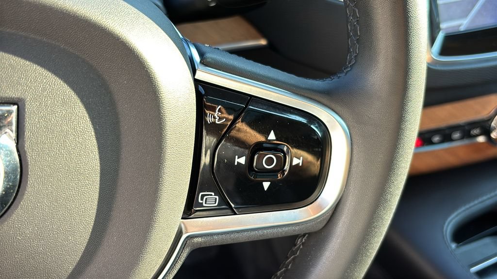 Certified 2023 Volvo XC90 T8 Plus w/ Protection Package Premier AWD/4WD image 19