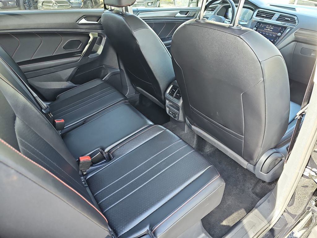 Used 2024 Volkswagen Tiguan SE image 13