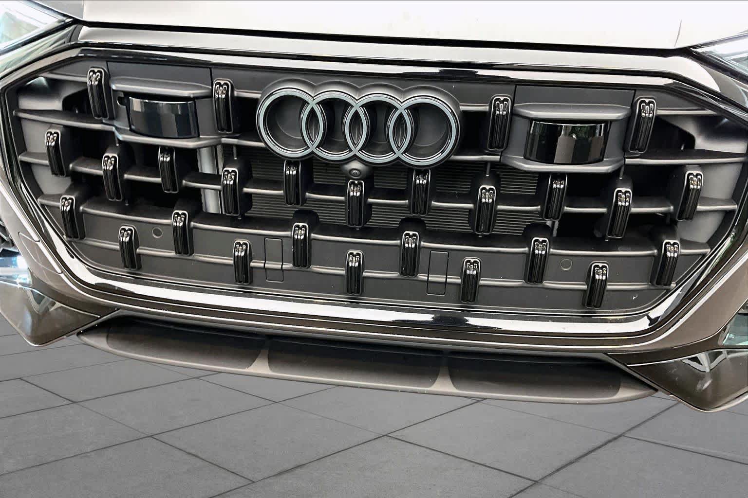 Certified 2025 Audi Q8 Premium Plus AWD/4WD image 31