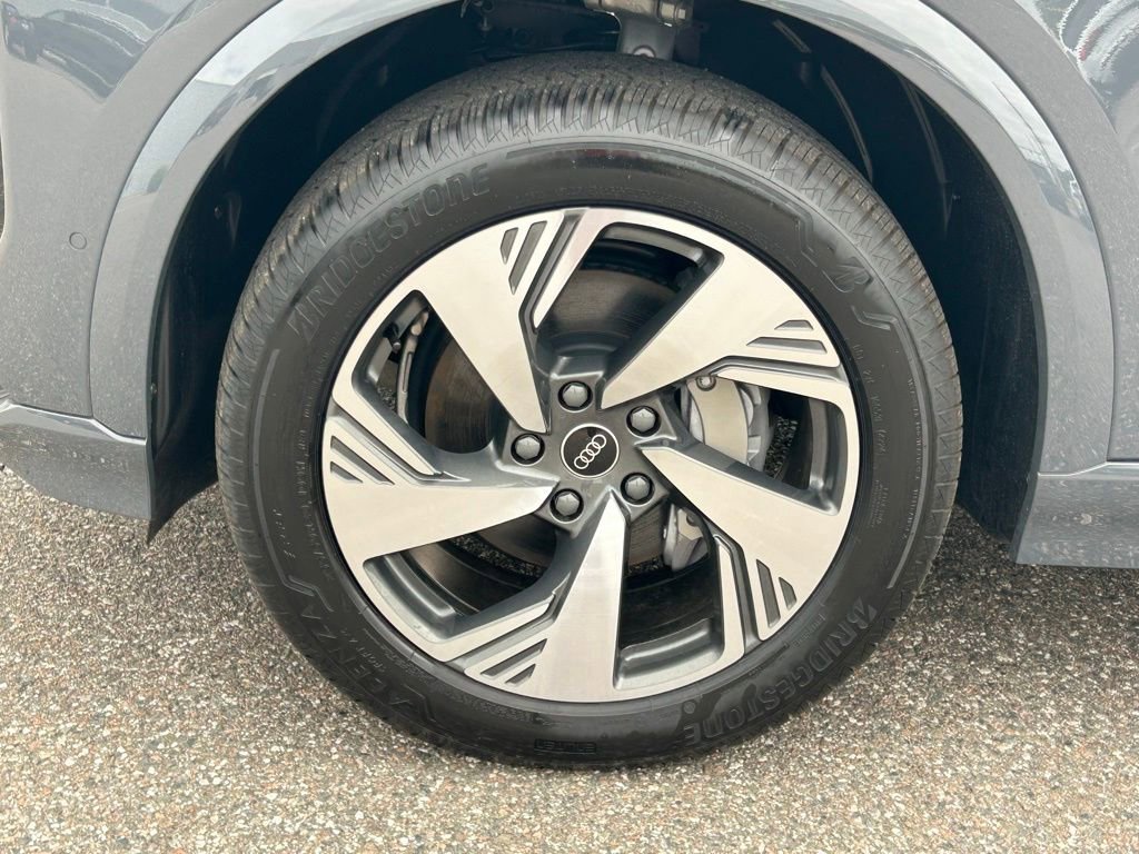 Used 2025 Audi Q6 e-tron Premium Plus w/ Premium Plus image 43