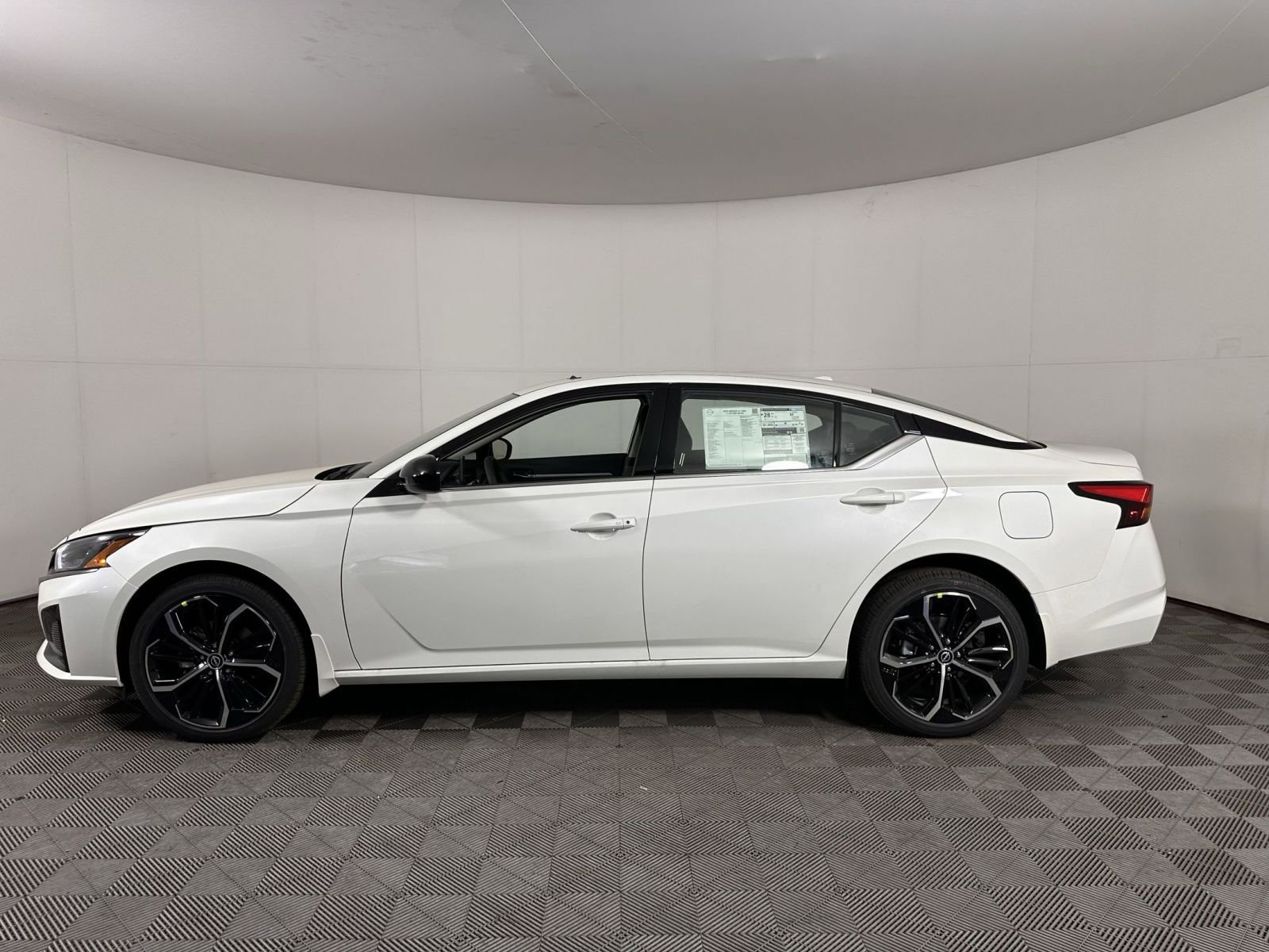 New 2025 Nissan Altima 2.5 SR w/ SR Premium Package image 12