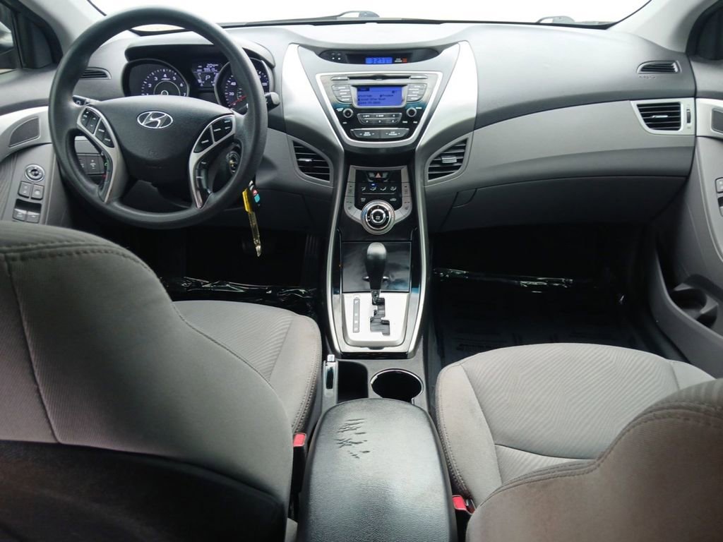 Used 2013 Hyundai Elantra GLS w/ Preferred Pkg FWD image 10