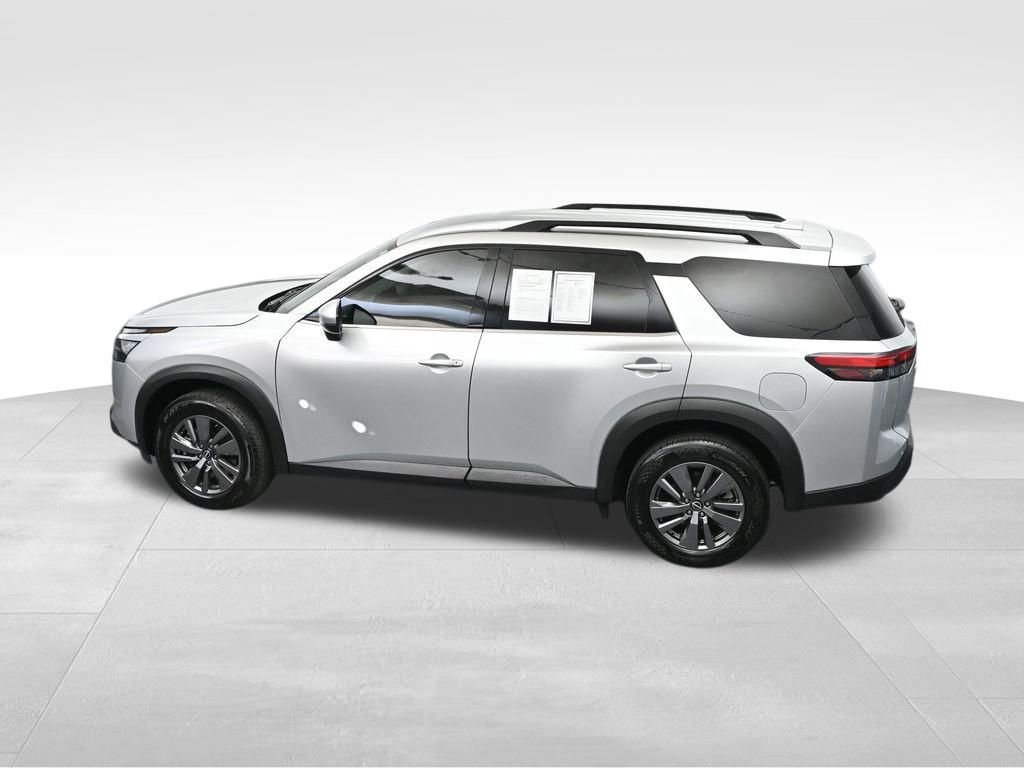 Used 2025 Nissan Pathfinder SV FWD image 37