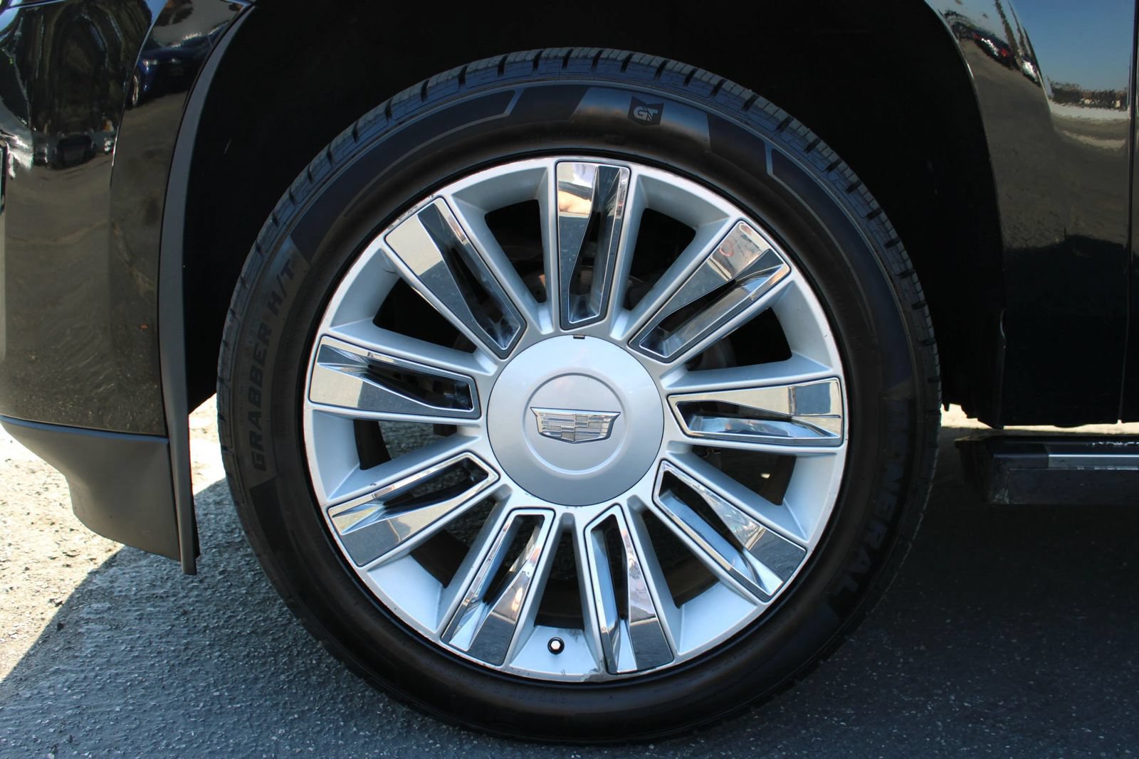 Used 2016 Cadillac Escalade Platinum AWD/4WD image 6