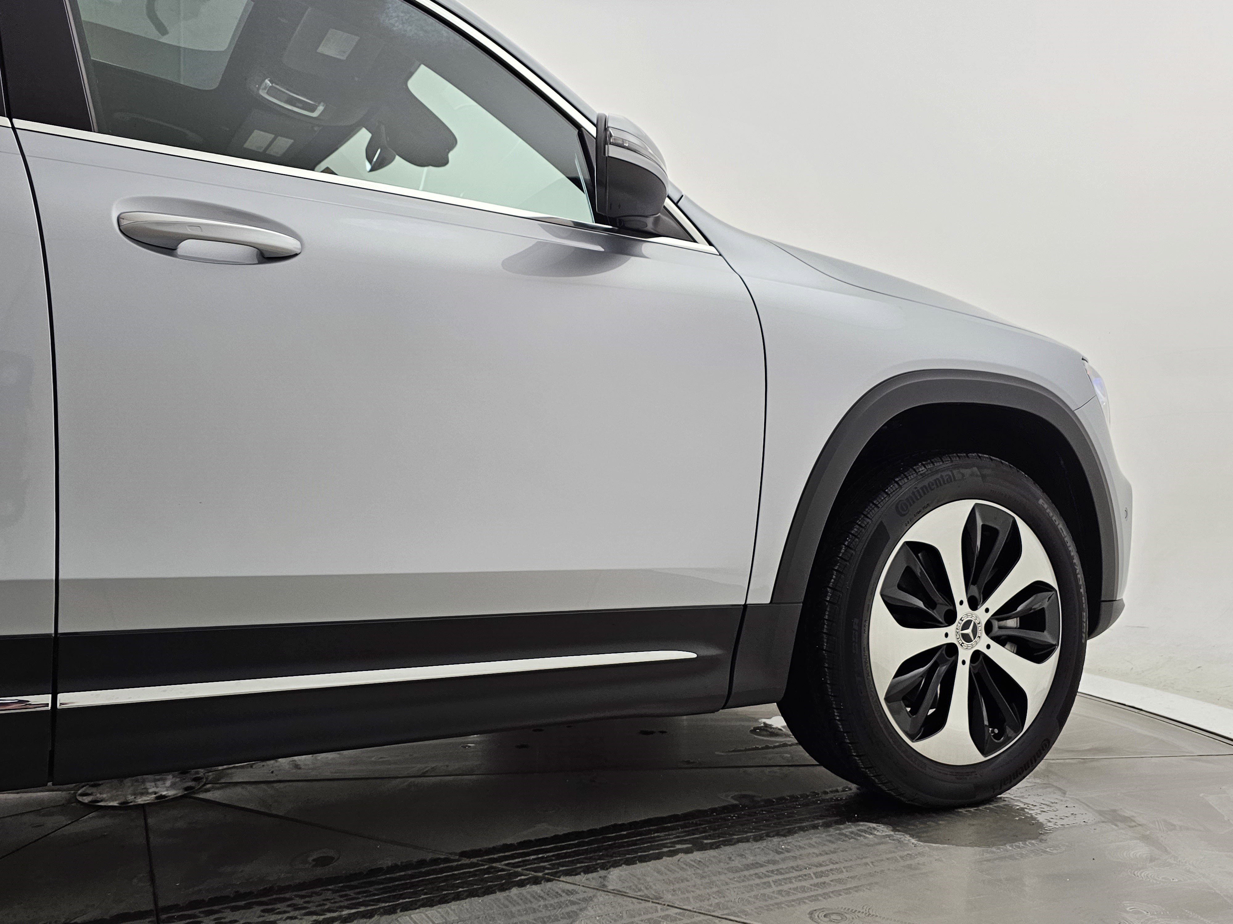 Certified 2025 Mercedes-Benz GLB 250 4MATIC image 14