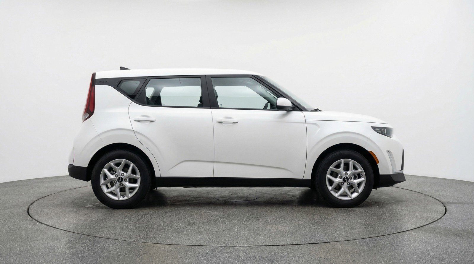 Used 2025 Kia Soul LX w/ LX Technology Package image 11