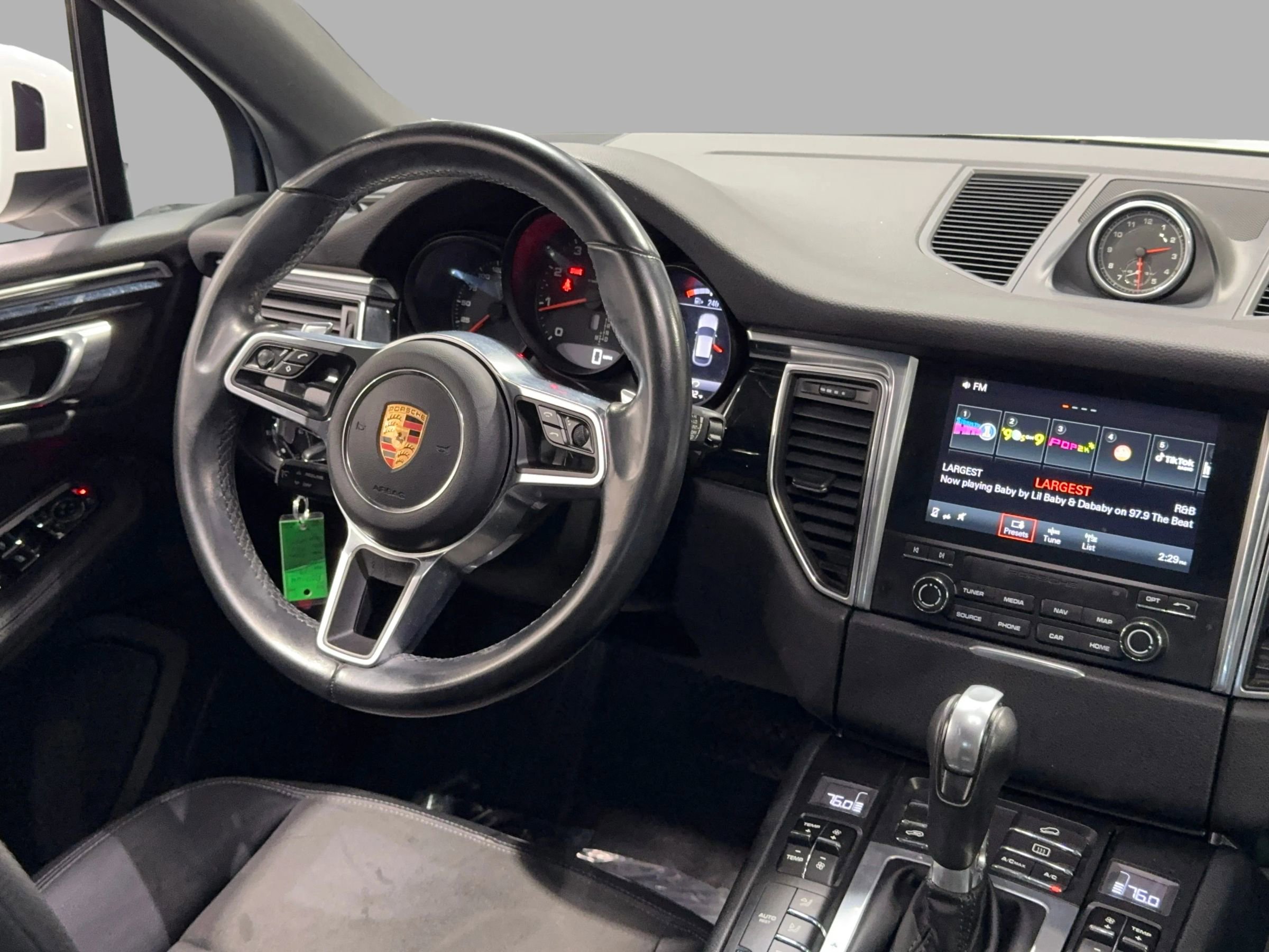 Used 2017 Porsche Macan image 23