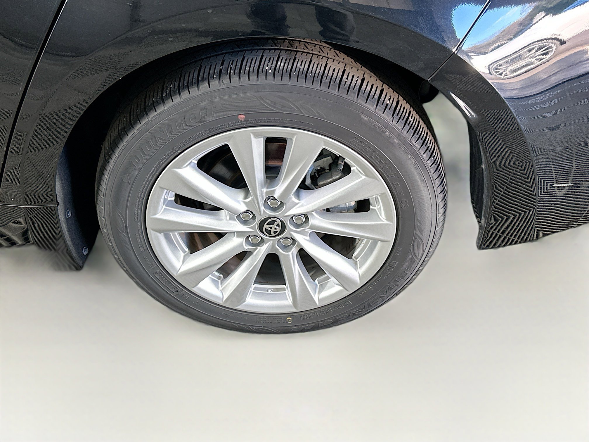 Used 2024 Toyota Corolla LE w/ LE Convenience Package image 11