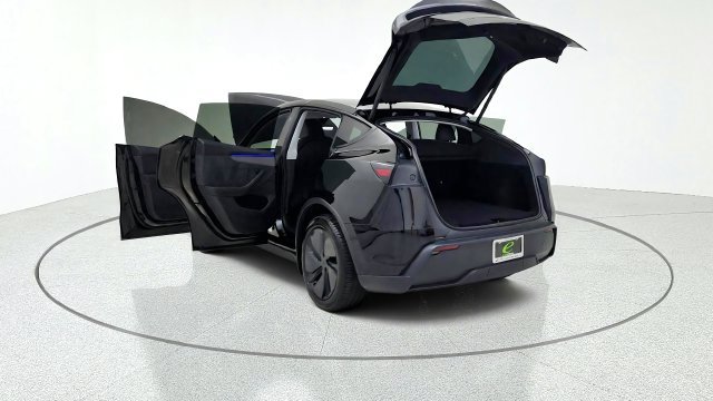 Used 2026 Tesla Model Y 2WD image 16