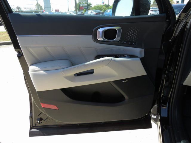 Used 2023 Kia Sorento SX Prestige image 14