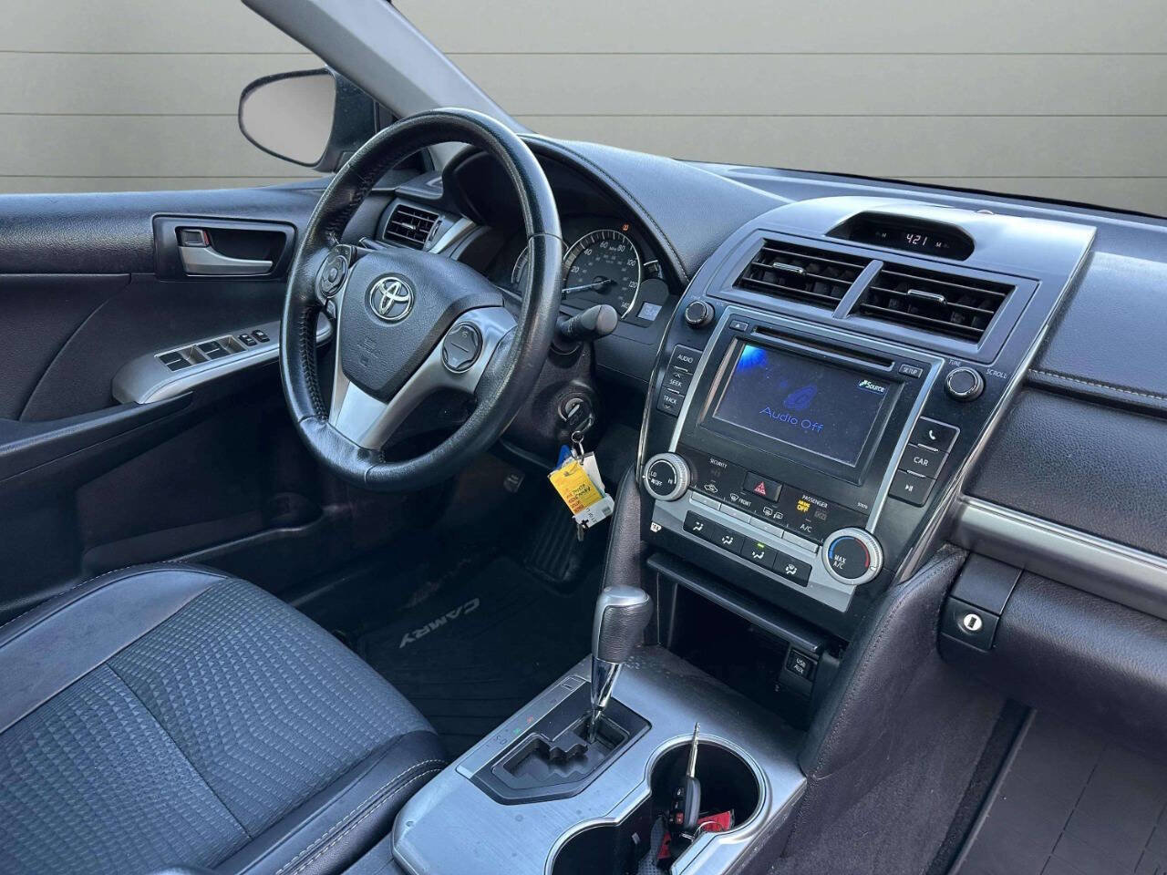 Used 2014 Toyota Camry SE image 23