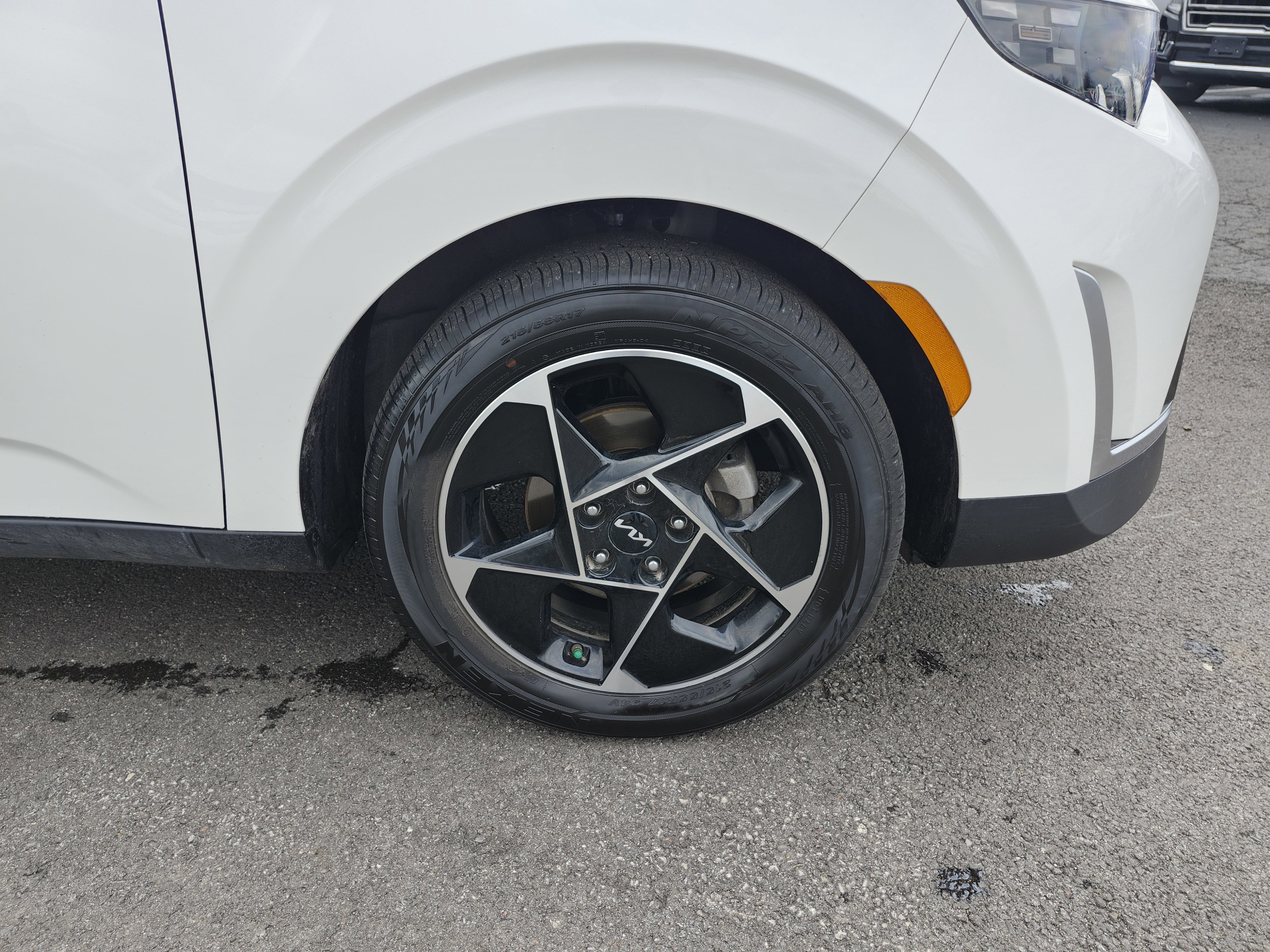 Used 2023 Kia Soul EX image 12