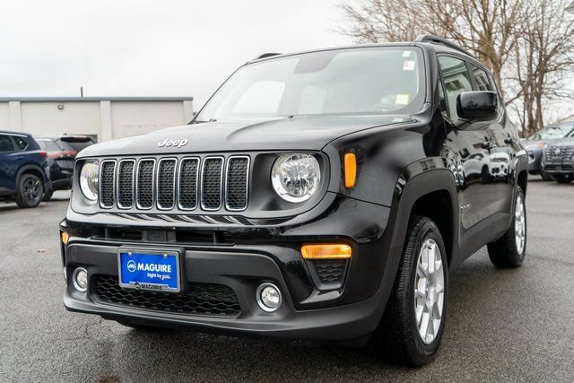 Used 2020 Jeep Renegade Latitude w/ Cold Weather Group AWD/4WD image 2