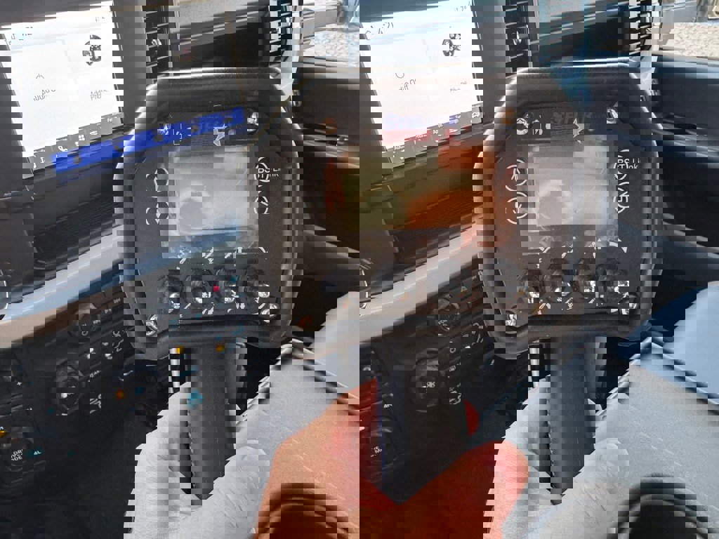 New 2026 Ford F550 4x4 Supercab Super Duty image 26