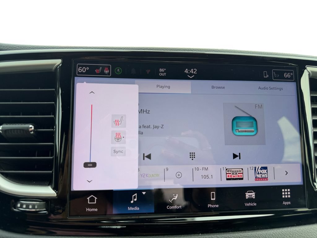 Used 2025 Chrysler Pacifica Select FWD image 16