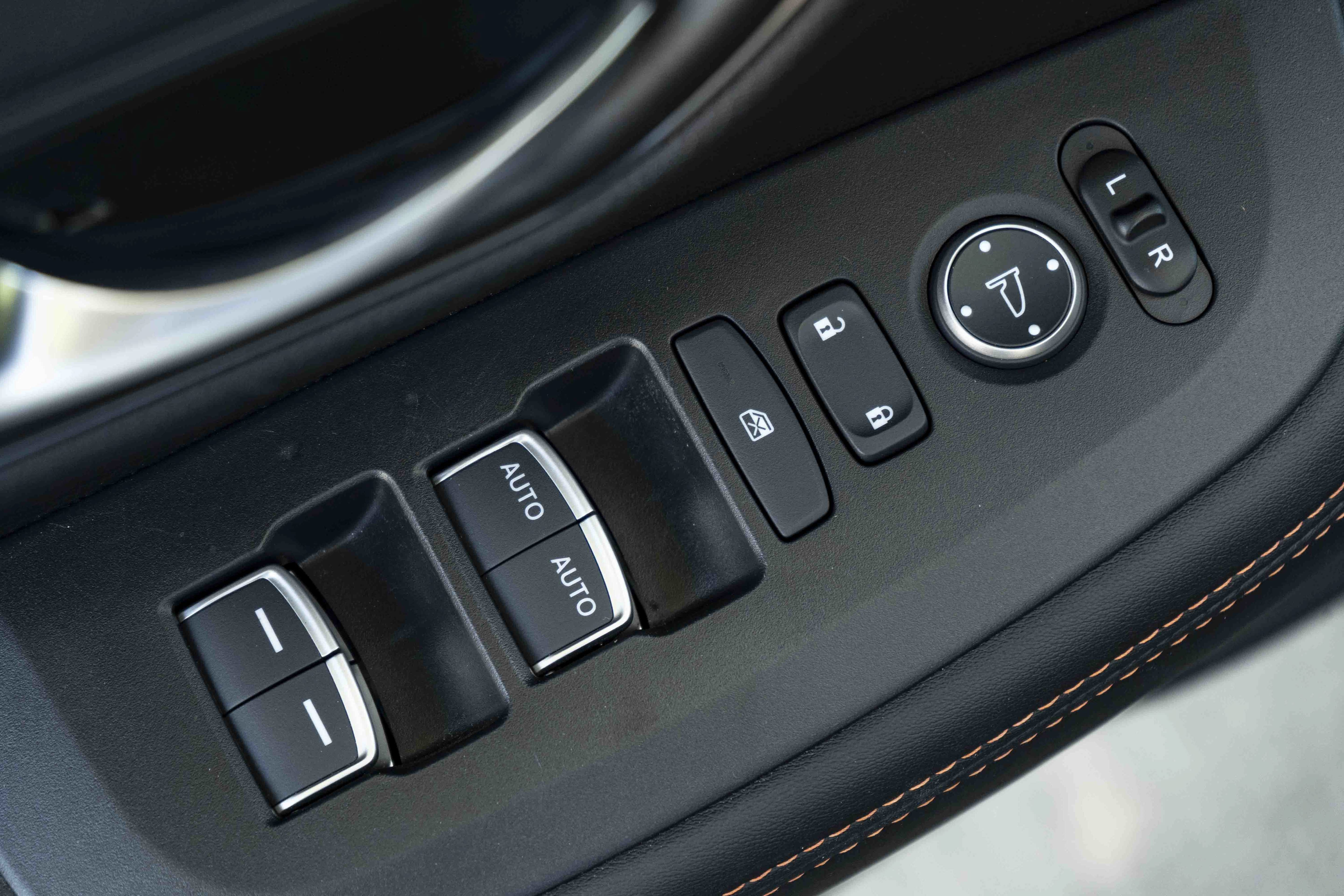 Certified 2025 Honda HR-V Sport image 38