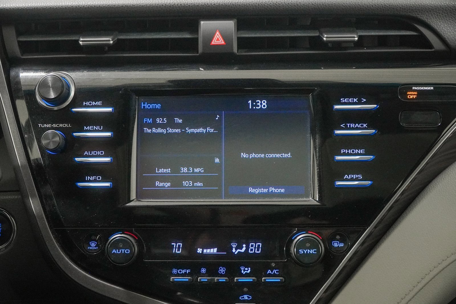 Used 2018 Toyota Camry XLE image 28