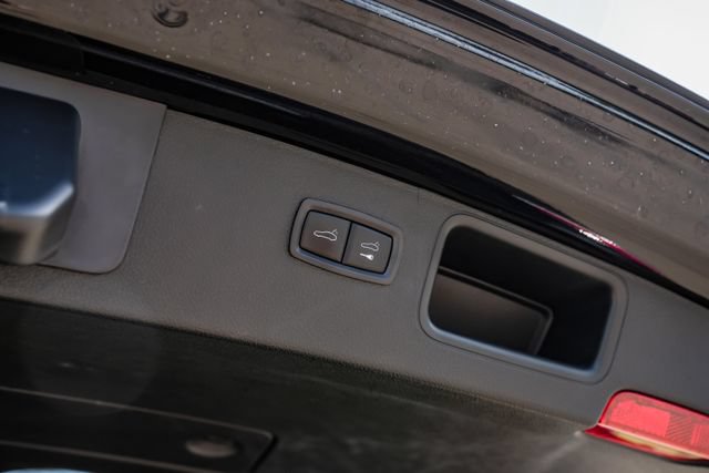 Used 2025 Porsche Macan AWD/4WD image 64