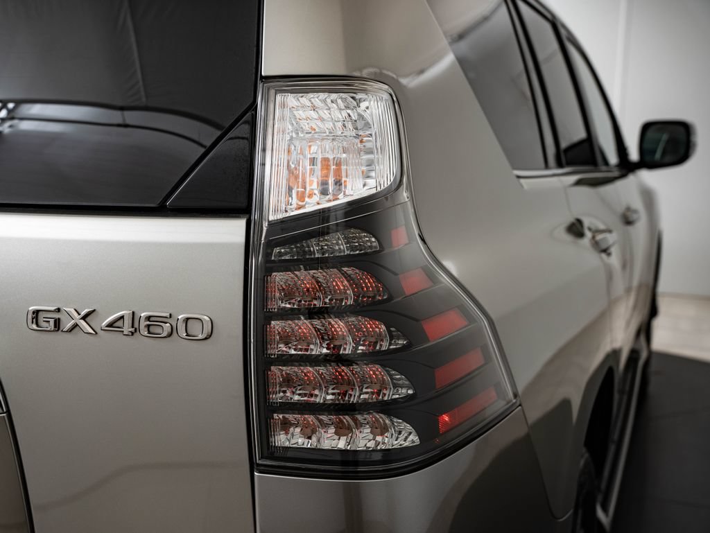 Certified 2023 Lexus GX 460 Premium w/ Accessory Package AWD/4WD image 9