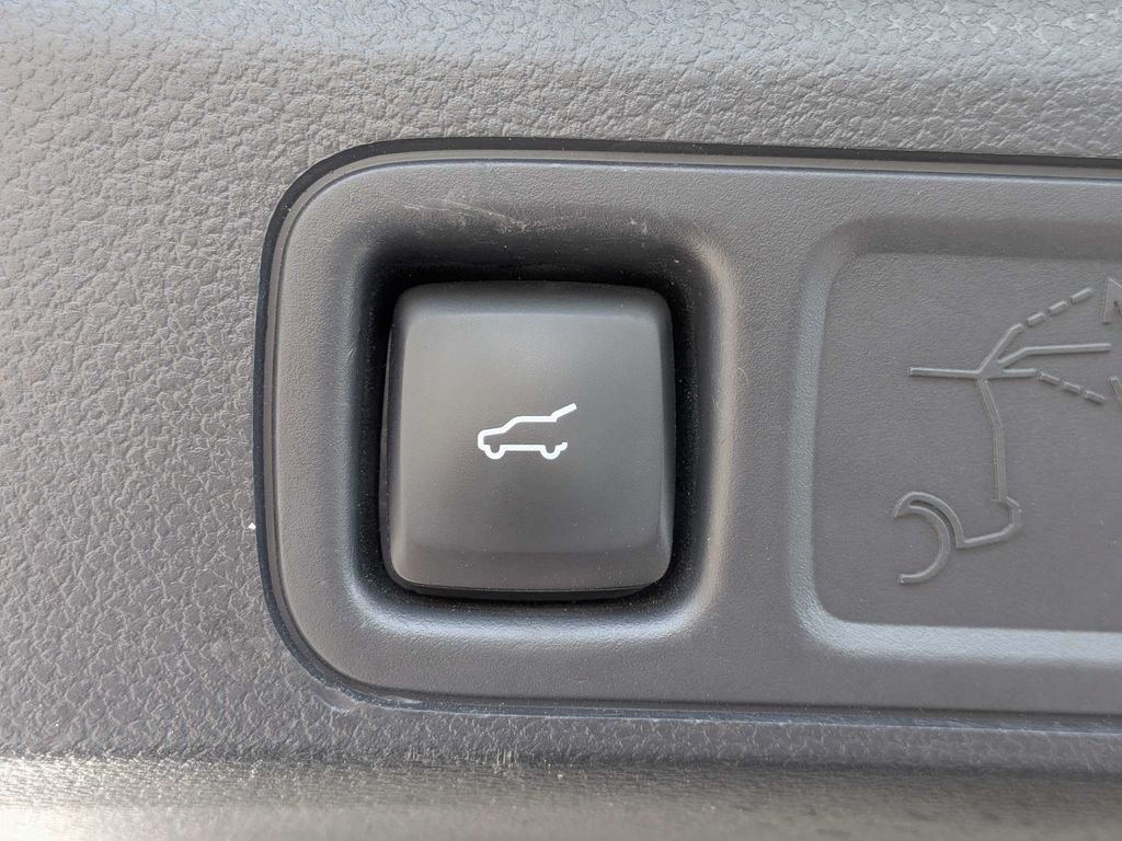 Used 2024 Ford Expedition XLT AWD/4WD image 12