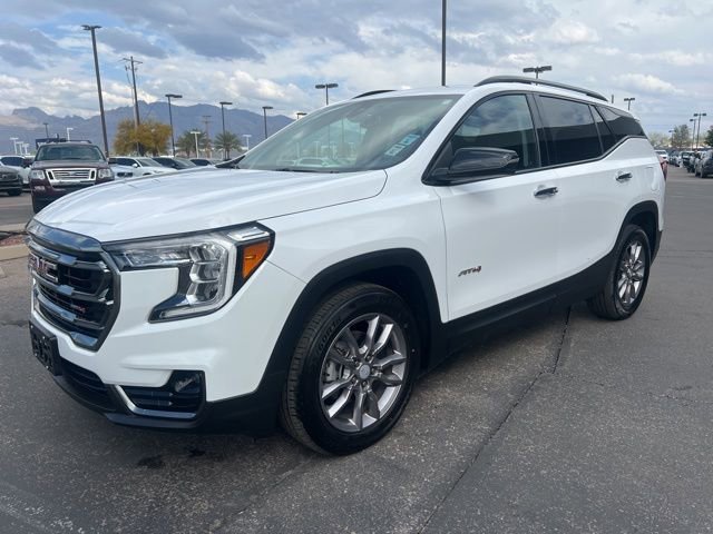 Used 2024 GMC Terrain AT4 image 7