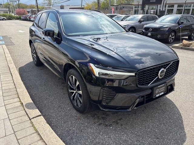 Used 2025 Volvo XC60 B5 Plus AWD/4WD image 7