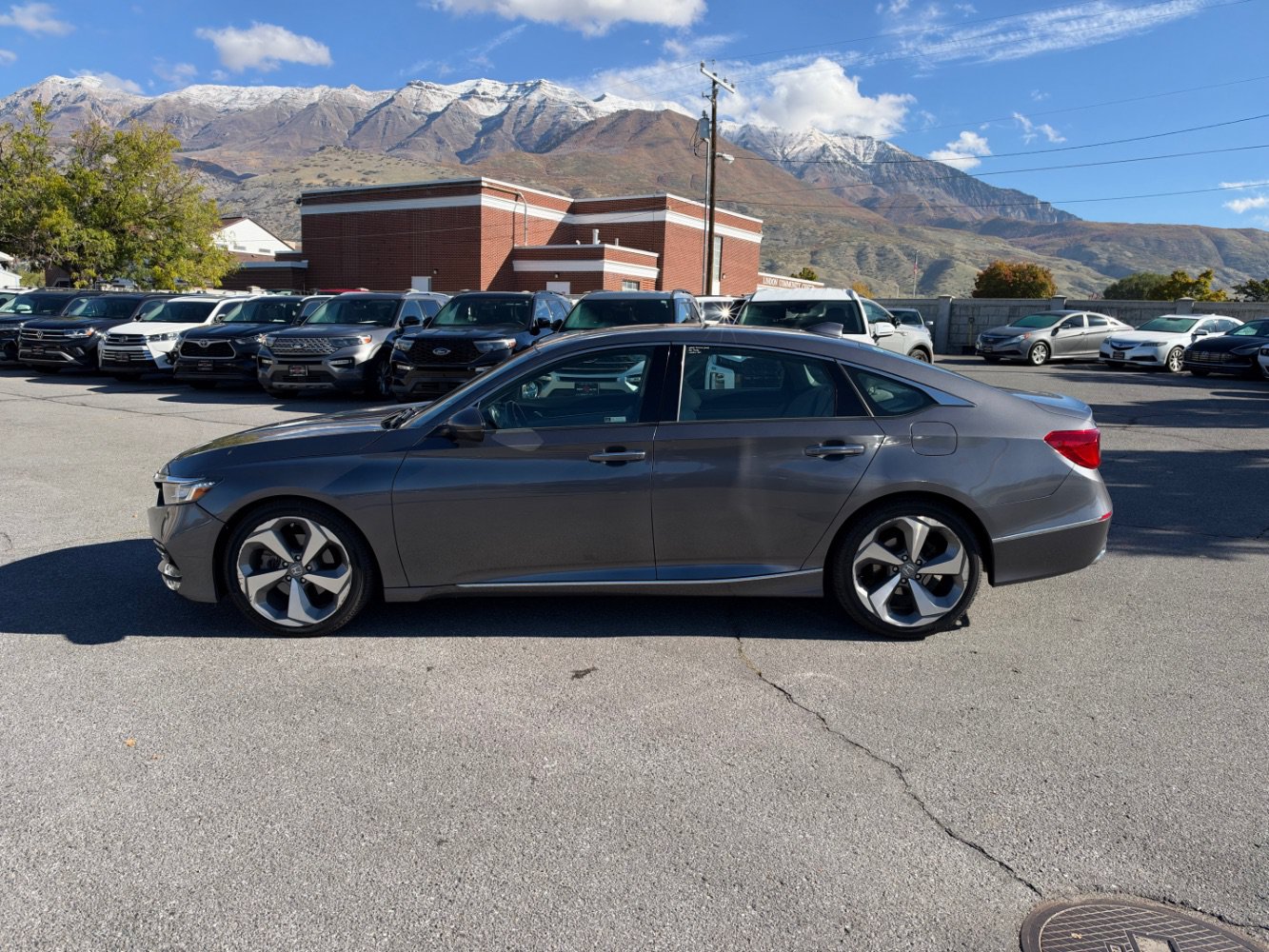 Used 2018 Honda Accord Touring image 2