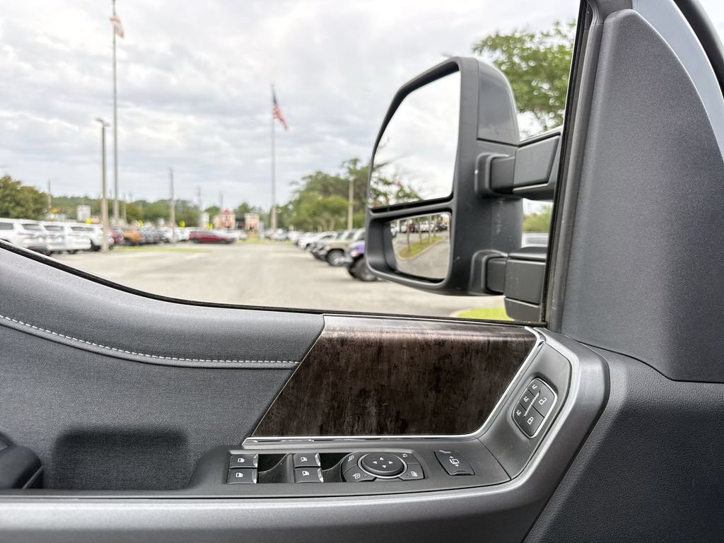 Used 2025 Ford F350 Lariat w/ Lariat Ultimate Package AWD/4WD image 14