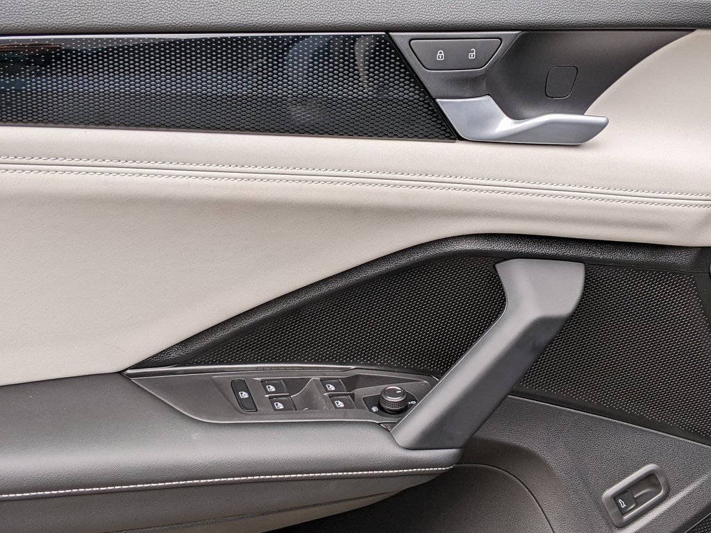 New 2025 Volkswagen Tiguan SE image 10