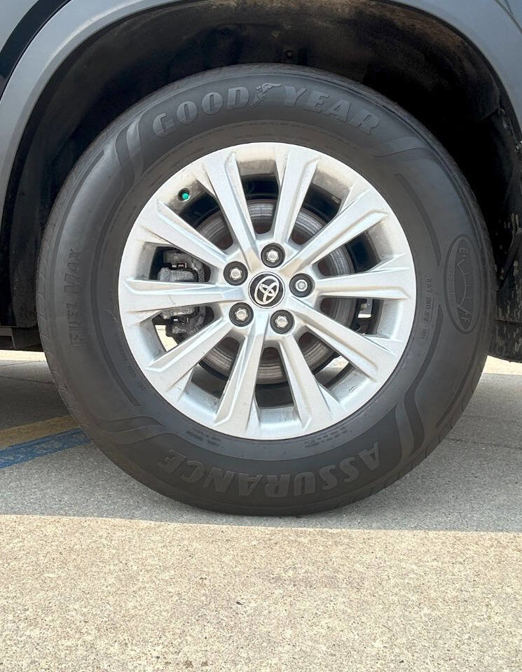 Used 2024 Toyota Grand Highlander AWD image 38