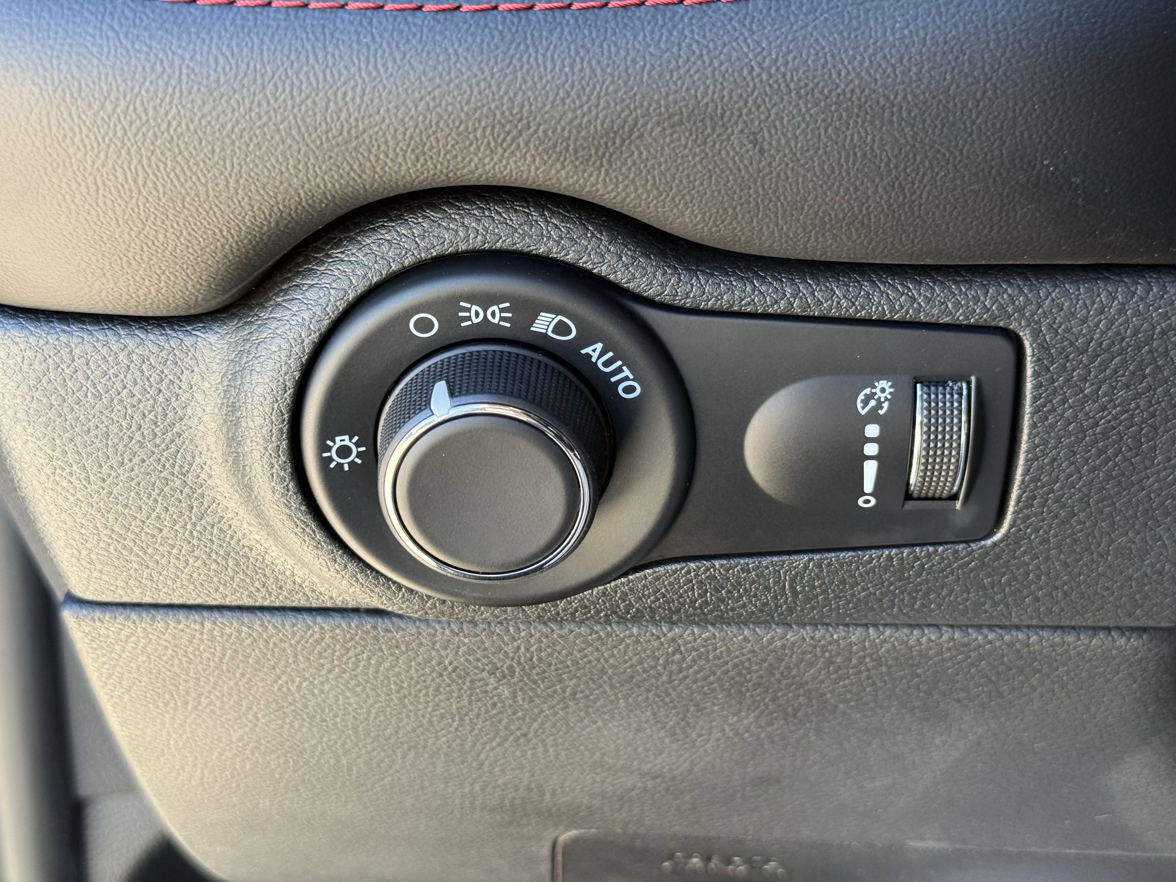 Used 2024 Dodge Durango GT image 25