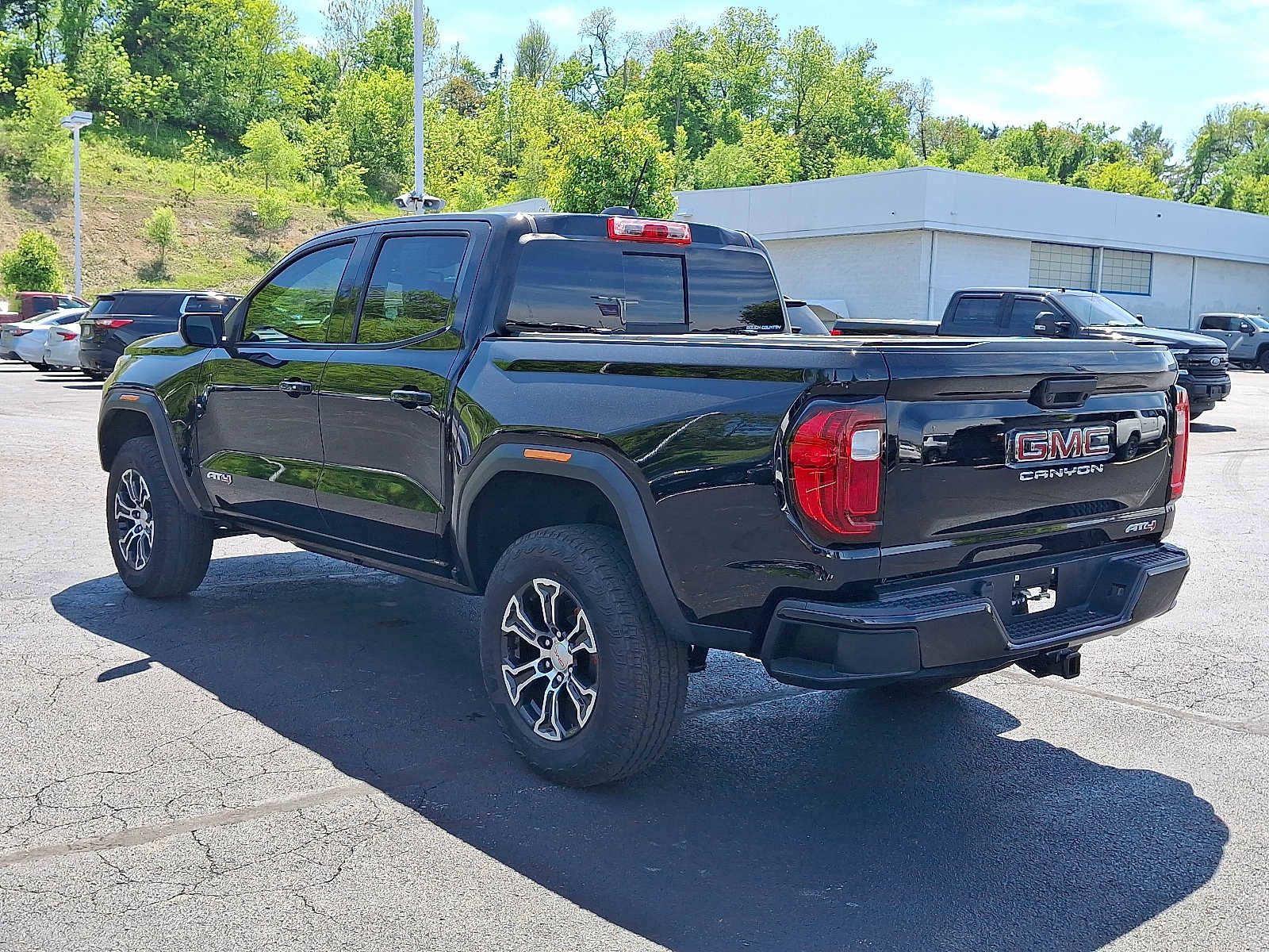 Used 2024 GMC Canyon AT4 AWD/4WD image 4