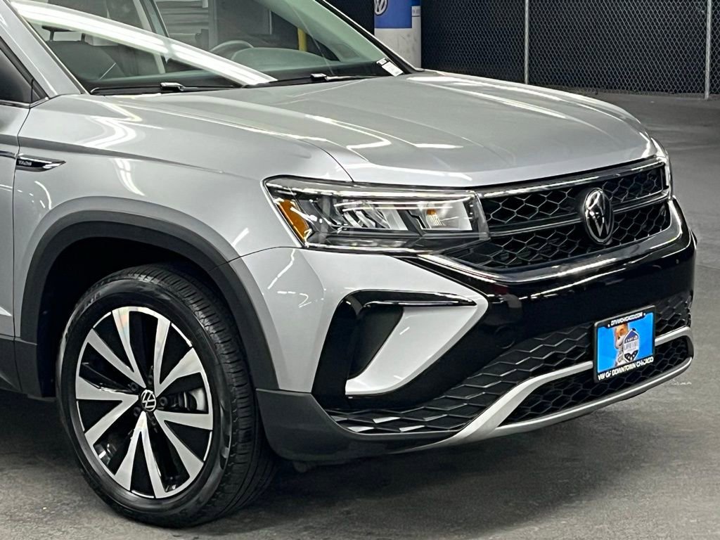 Used 2023 Volkswagen Taos SE w/ Panoramic Sunroof Package image 40