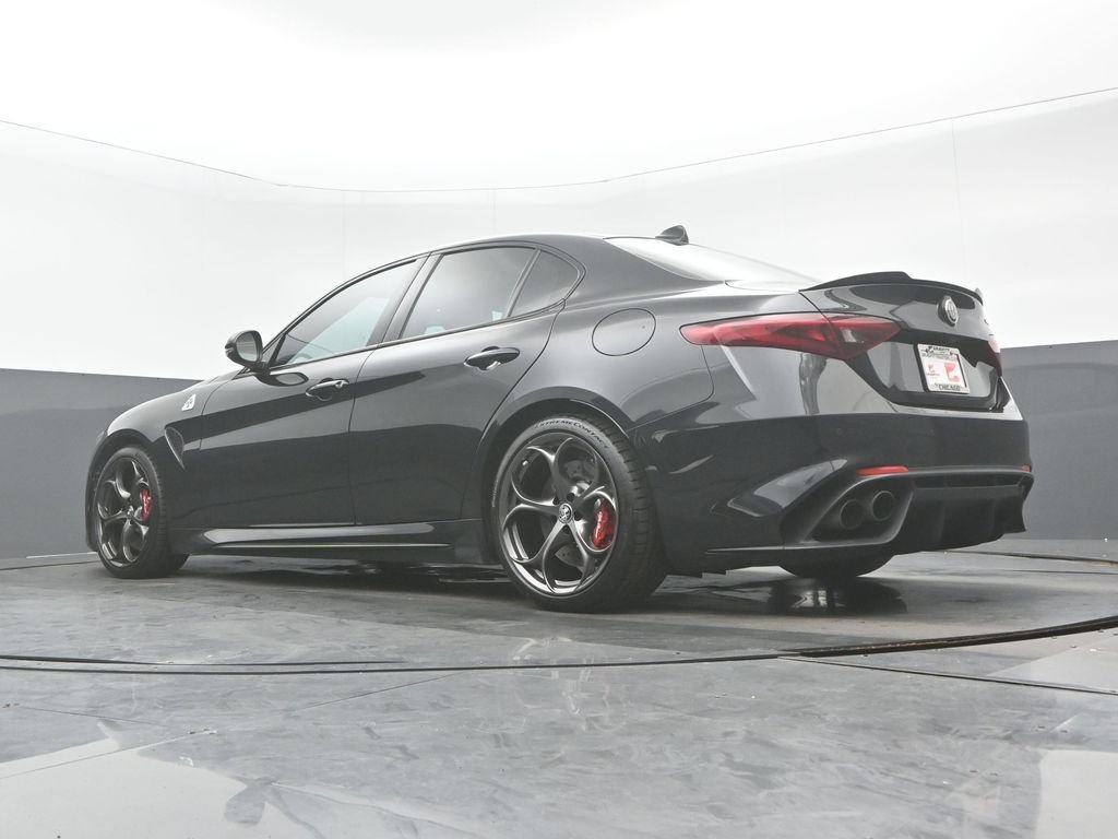 Used 2022 Alfa Romeo Giulia Quadrifoglio RWD image 32