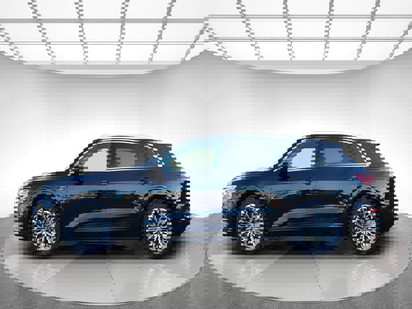 Used 2019 Audi e-tron Prestige w/ Prestige Package image 5