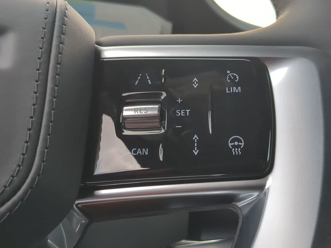 New 2026 Land Rover Range Rover Long Wheelbase SE AWD/4WD image 26