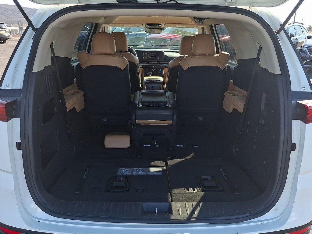 Certified 2024 Kia Carnival LX image 28