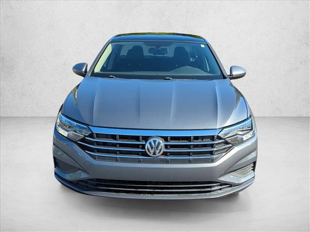 Used 2019 Volkswagen Jetta SE w/ Cold Weather Package FWD image 2