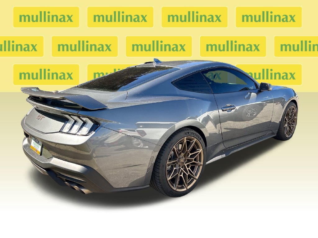 Used 2025 Ford Mustang GT Premium RWD image 2