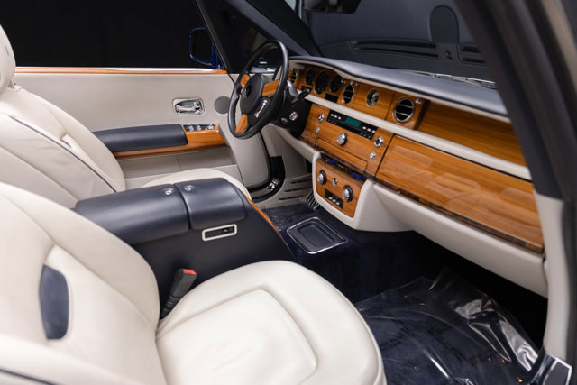 Used 2010 Rolls-Royce Phantom Drophead Coupe image 65