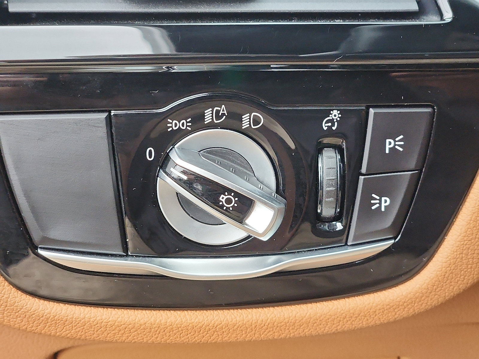 Used 2021 BMW 540i xDrive w/ Convenience Package image 26