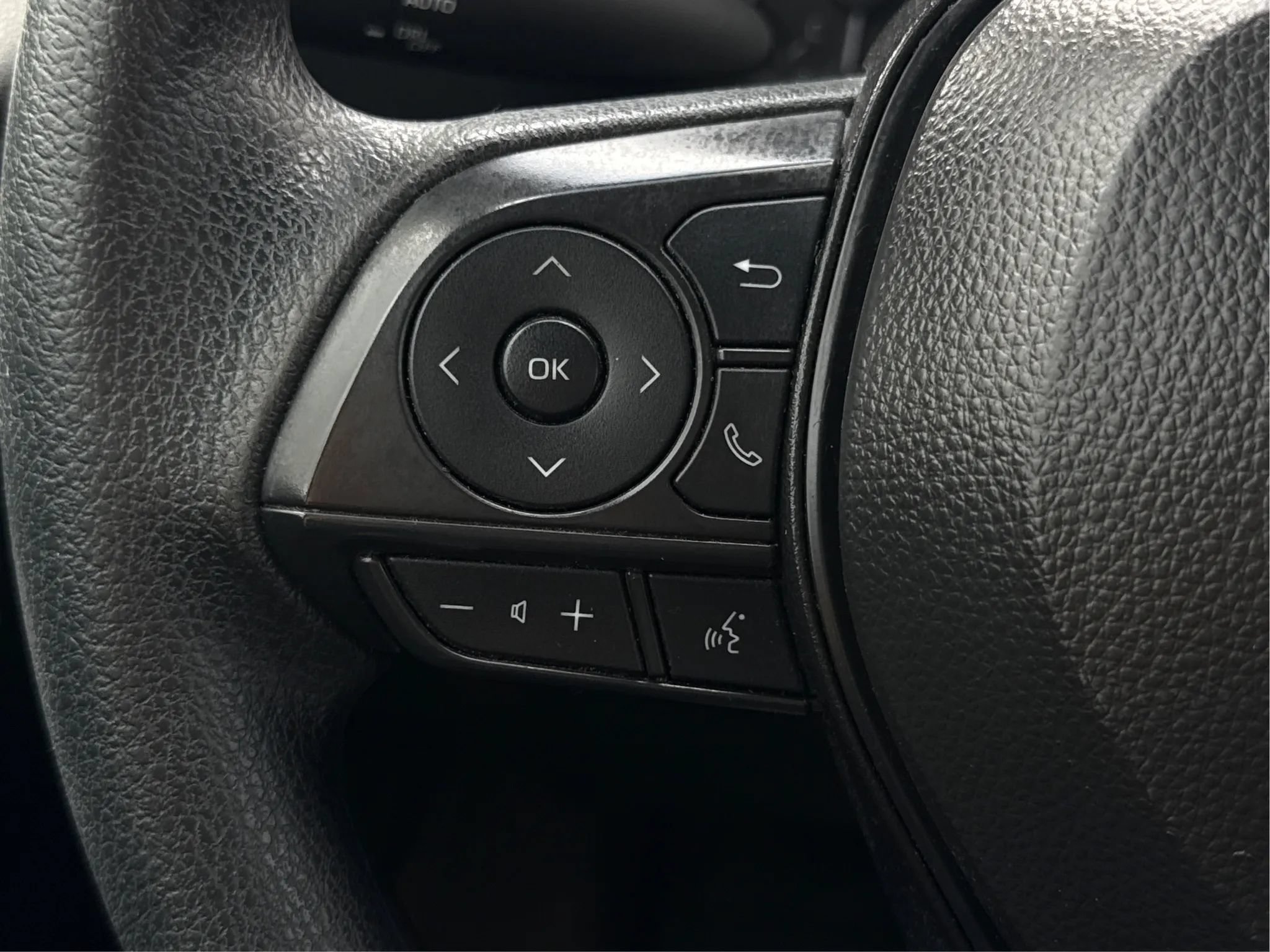Used 2025 Toyota Corolla Cross AWD Hybrid image 28