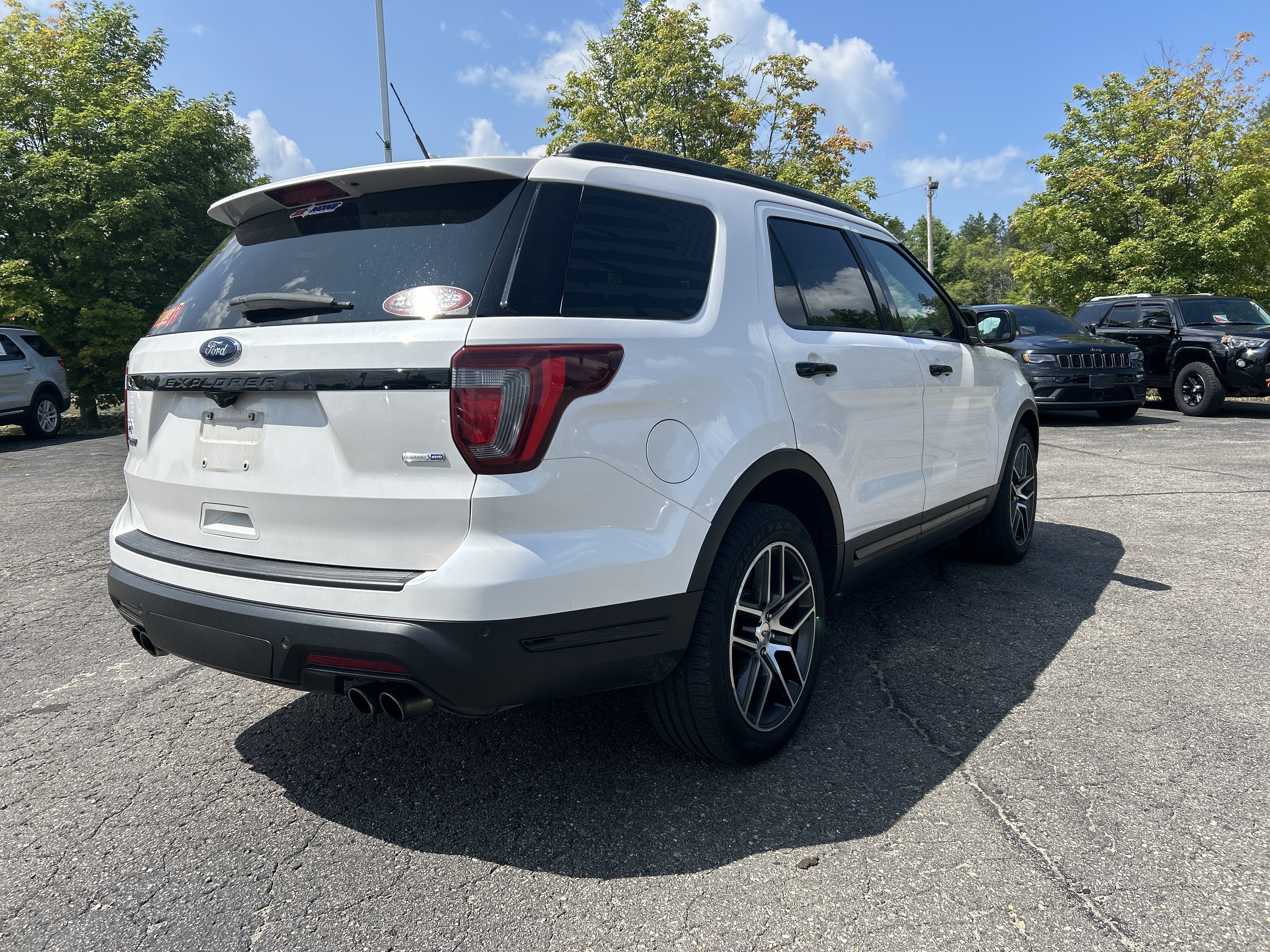 Used 2019 Ford Explorer Sport AWD/4WD image 4